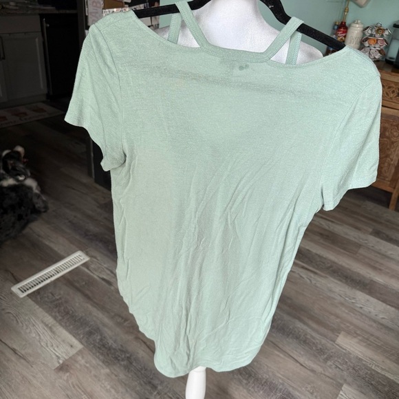 Express Women's V Neck With Cut Out Mint Short Sleeve Tee Size Small - Picture 5 of 5